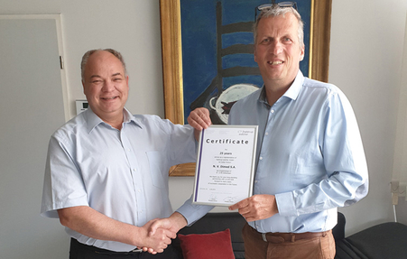 Joachim Schmidle from halstrup-walcher and Tom Geivers from DIMED are very happy about the long-term partnership between halstrup-walcher GmbH and N.V. DIMED S.A.